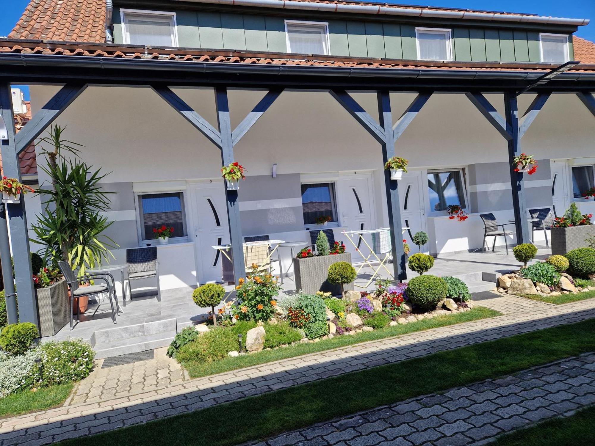 Hotel Hajnalka Vendeghaz Bük Zewnętrze zdjęcie